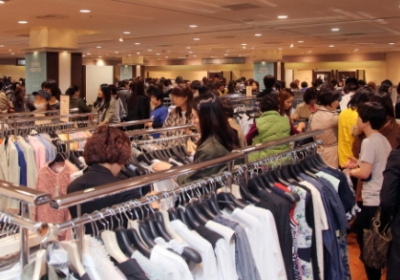 신세계百, 신년 정기세일 돌입... 최대 80% 할인