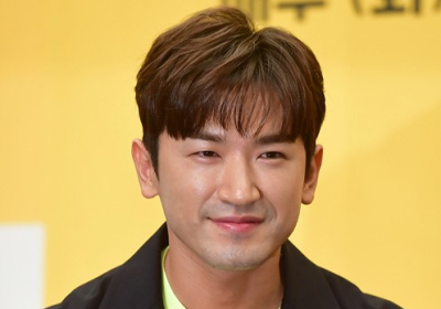 이민우 ‘강제 키스’ 논란... 신고 시점 두고 누리꾼 공방