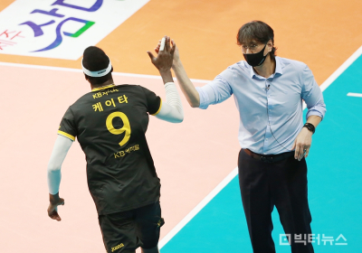 [남자배구]이상열 감독,'케이타 잘했어!'
