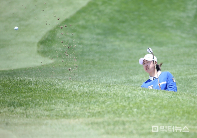 [KLPGA]벙커샷 하는 전우리