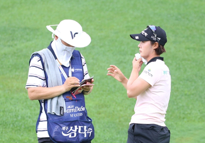 [KLPGA]박지영, '날씨 너무 더워~'