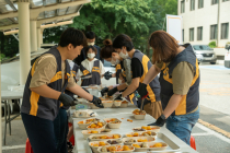 KB국민은행, 무료급식 봉사활동 실시