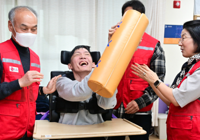 LG전자, 설 앞두고 장애이웃과 '떡국 나눔' 온정