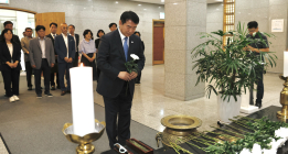 광주시교육청 간부들, 광주학생독립운동기념관 참배