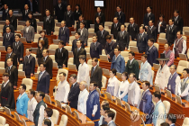 '갈라진 개원식' 댓글여론 와글와글